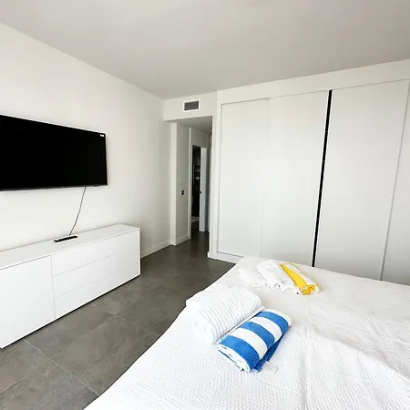 Sea View With Year-round Open Pool Manilva
