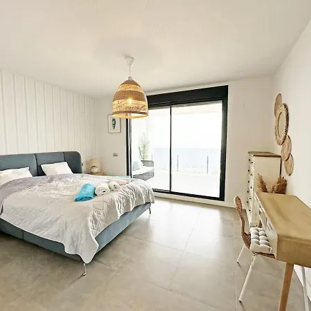 Sea View With Year-round Open Pool Apartment *