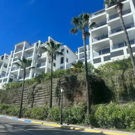 Sea View With Year-round Open Pool Manilva