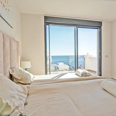 Apartment Sea View With Year-round Open Pool